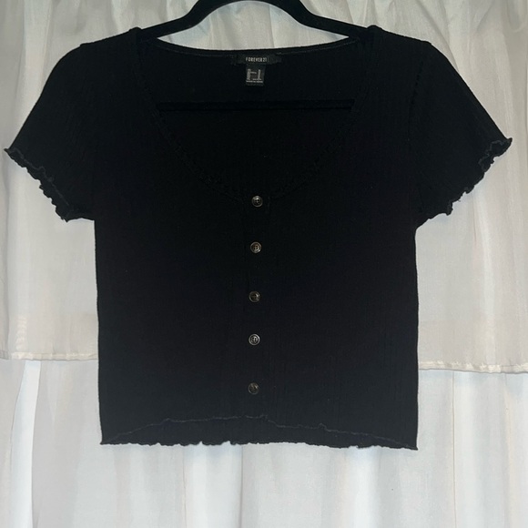 Forever 21 Black Fitted T-Shirt - Picture 1 of 7